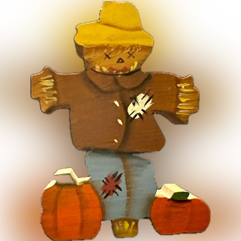 SCARECROW HAND PAINTED WOODEN CUTOUT DECOR FALL PUMPKIN 4.25”x3 THANKSGIVING HAY
